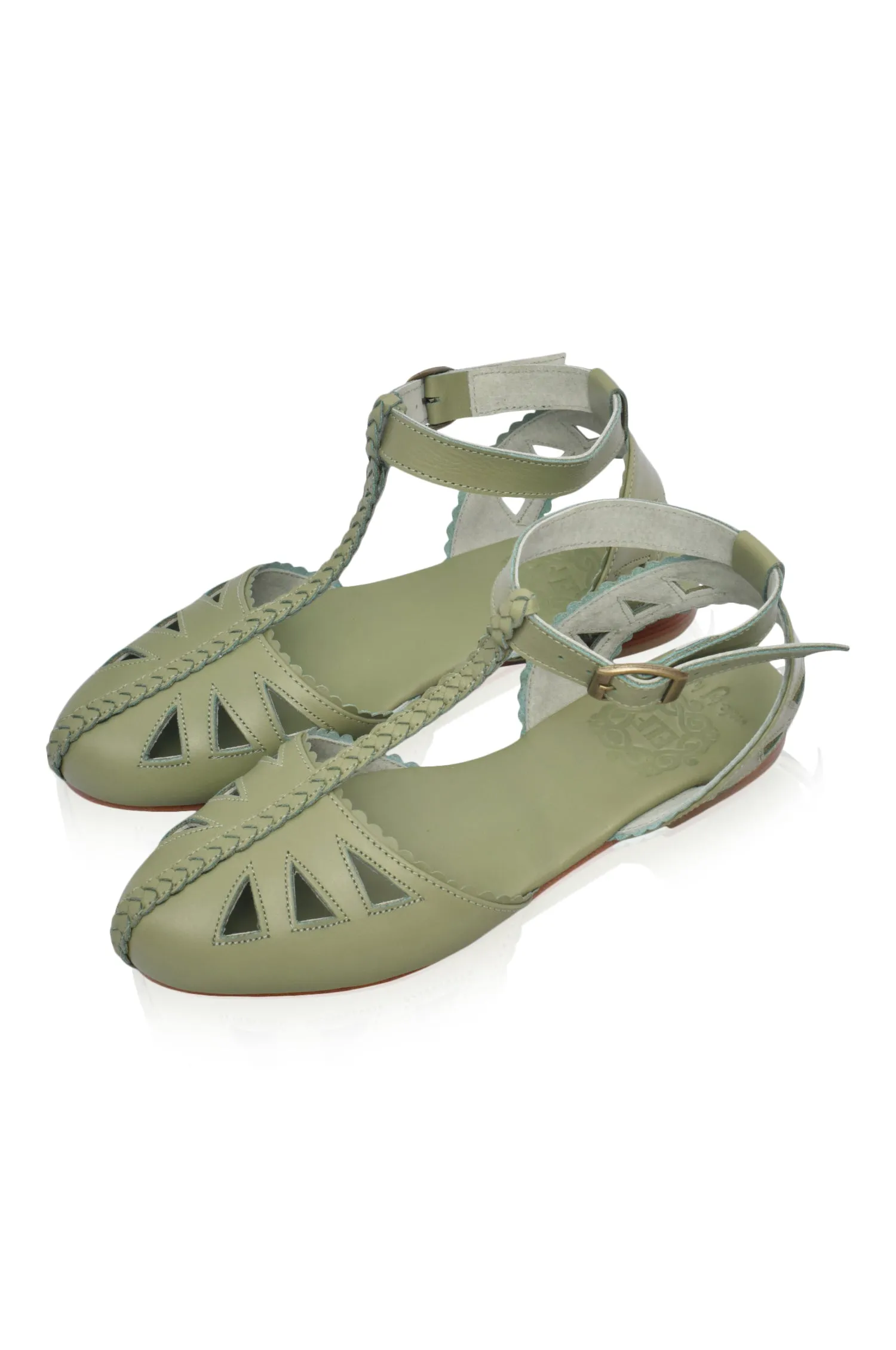 T-strap Leather Bounty Sandals