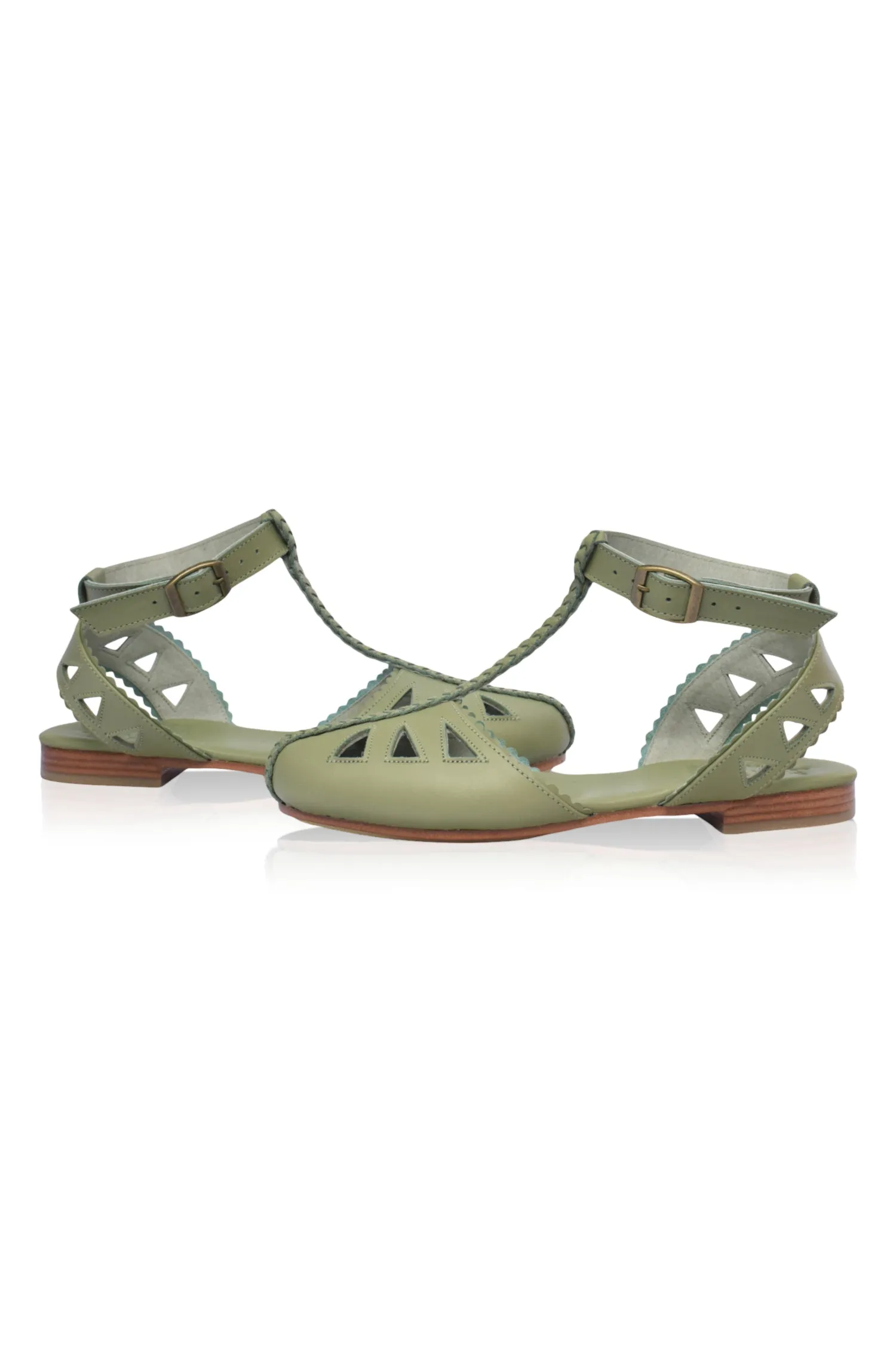 T-strap Leather Bounty Sandals